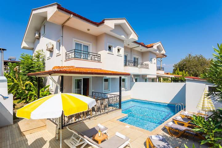 Villa for 16 people, with children pool and terrace as well as garden in Dalyan