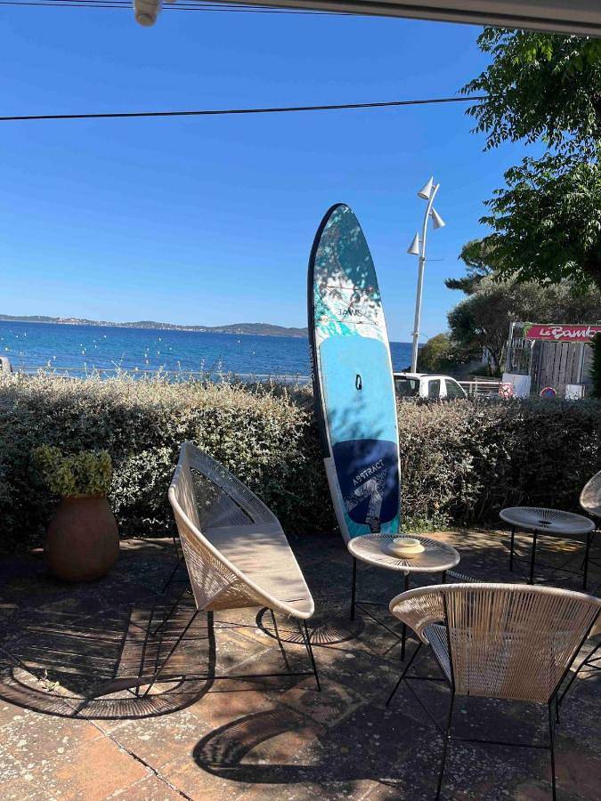 Location de vacances pour 16 personnes, avec jardin ainsi que vue et piscine dans Plage Le Pradon Carqueiranne - 3