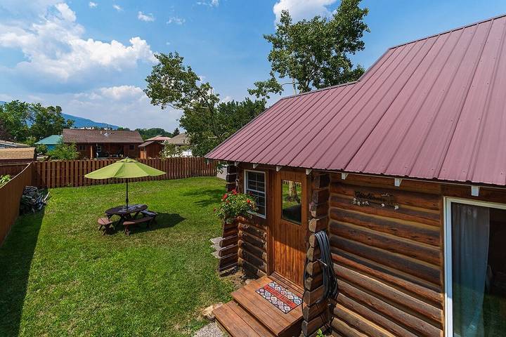 Vacation rental for 8 people, with yard, with pets in Red Lodge