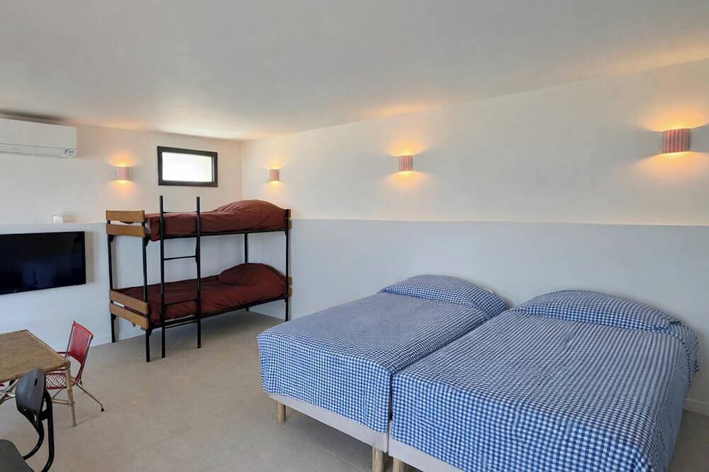 Villa Eugénie - Swimming pool - Sea view - Beaches in La Madrague, Hyeres