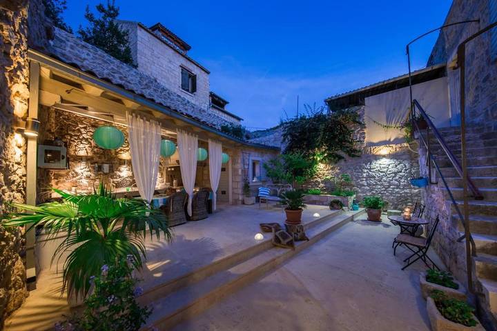 Villa für 8 Personen, mit Garten auf Vis