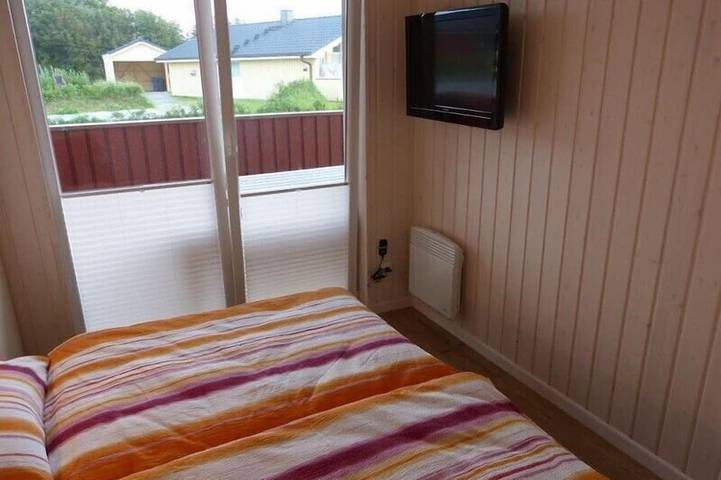 Ferienhaus für 6 Personen, mit Whirlpool und Terrasse sowie Garten und Sauna in Wesselburenerkoog - 3