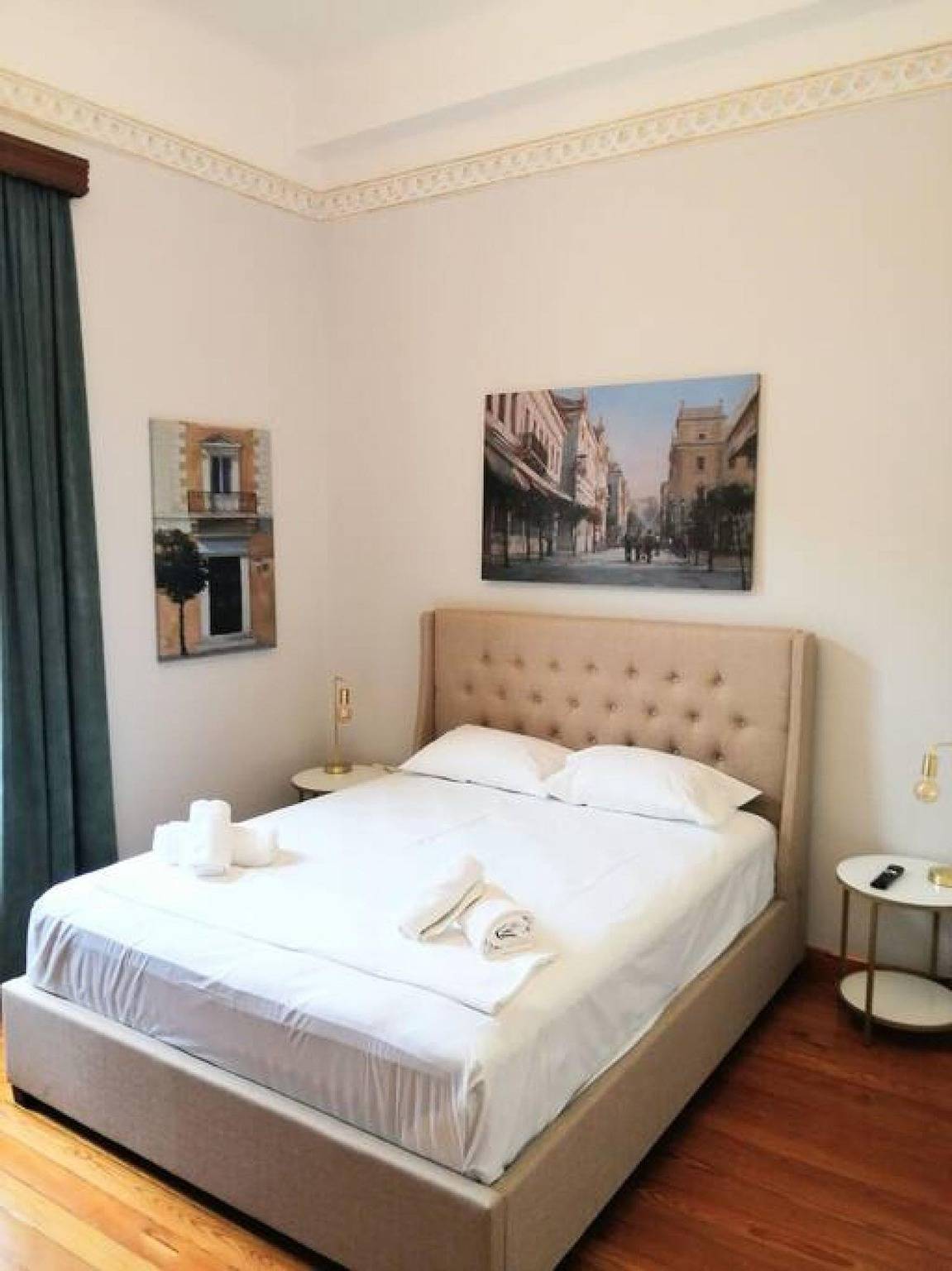 Ganze Wohnung, Elegant apartment under the Acropolis in Zentral-Athen, Athen
