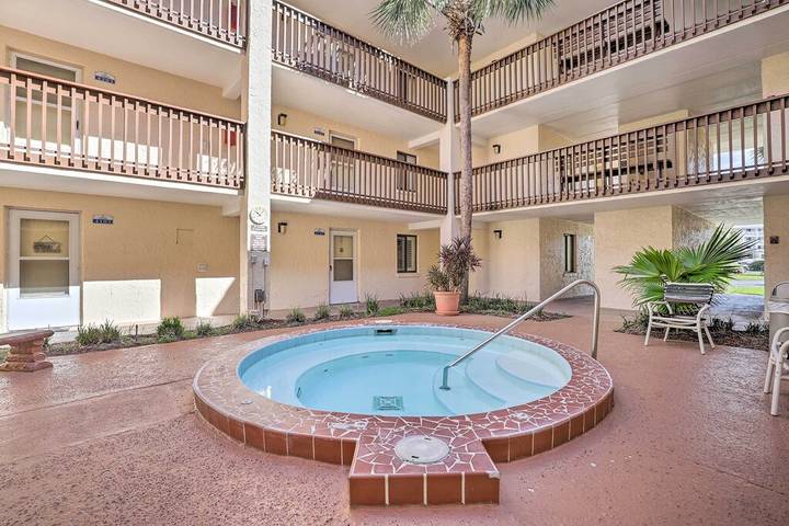 Holiday rental for 6 people, with hot tub and pool as well as terrace in St. Augustine