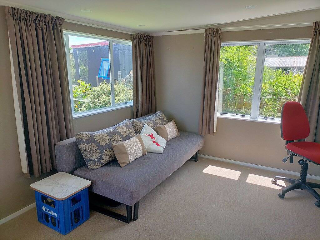 Classic Kiwi Bach at Otaki Beach. Pet and Family Friendly! in Kapiti Coast District