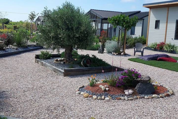 Gîte pour 6 personnes, avec terrasse ainsi que jardin et piscine à Pomérols