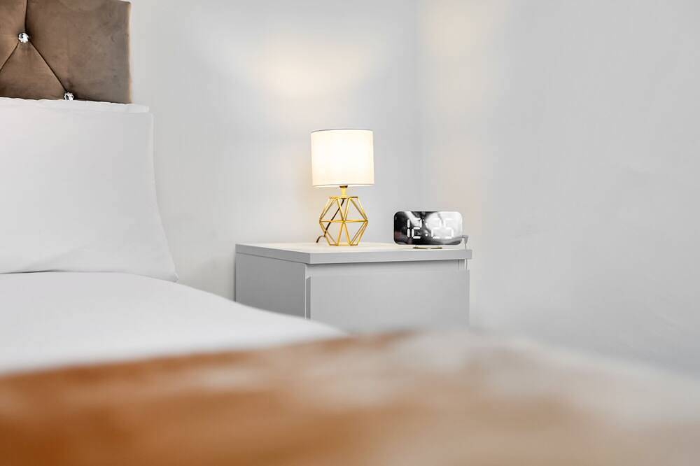 3-Bed House By Eason Stays Short Lets Wigan in Wigan, Greater Manchester