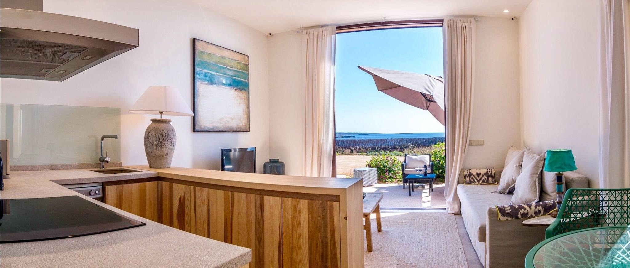 Ganze Wohnung, Exklusive Meerblick-Wohnung mit Pool und Chill-out-Bereich in Colònia de Sant Jordi, Ses Salines