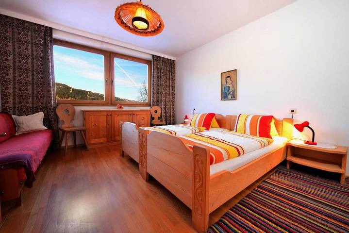 Ferienwohnung für 7 Personen, mit Balkon und Terrasse sowie Ausblick in Kartitsch