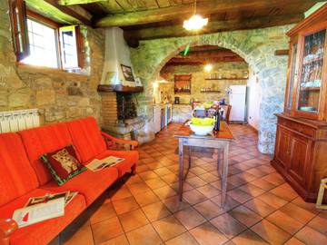 Casa Vacanza per 10 Persone in Ortignano Raggiolo, Casentino, Foto 1