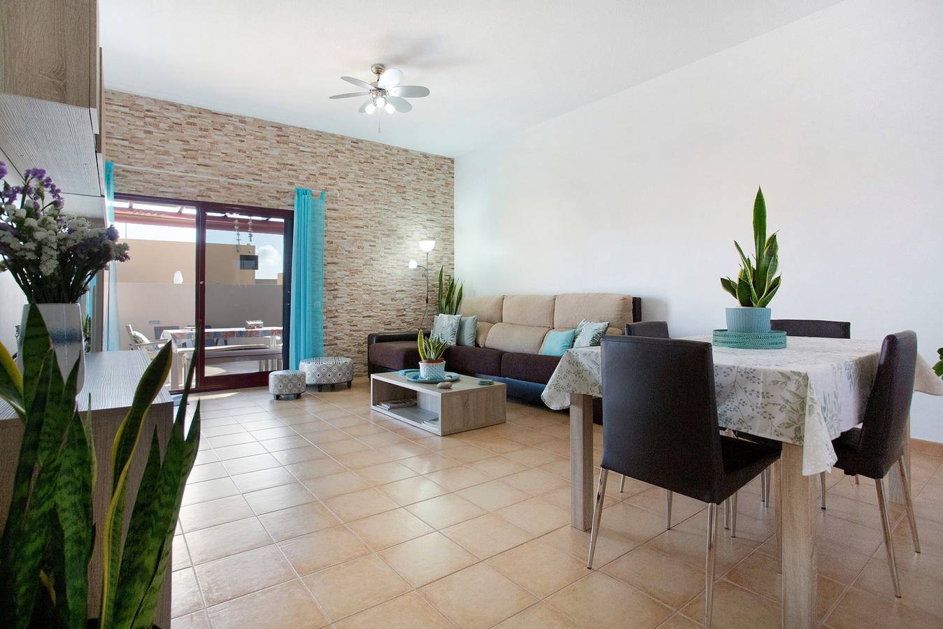 Villa de vacaciones 'Amistad' con piscina privada, terraza privada y Wi-Fi in Tamaragua, La Oliva