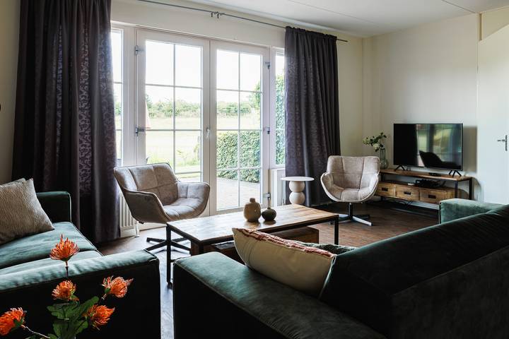 Bungalow für 16 Personen, mit Balkon/Terrasse und Terrasse in den Niederlande - 2