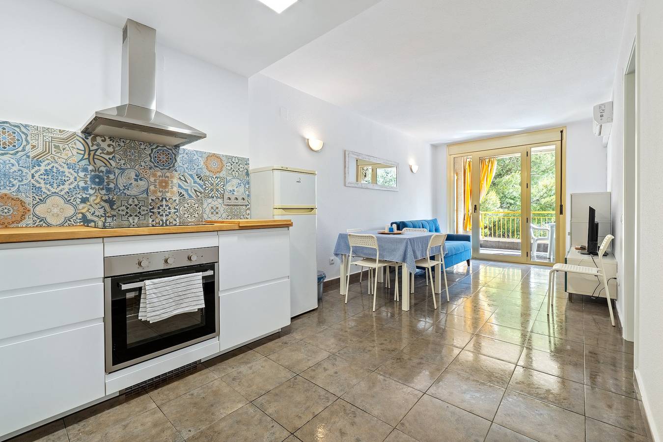 Ganze Wohnung, Apartment 'Ct2' mit Gemeinschaftspool, Wlan und Klimaanlage in Cala dels Capellans (Salou), Salou