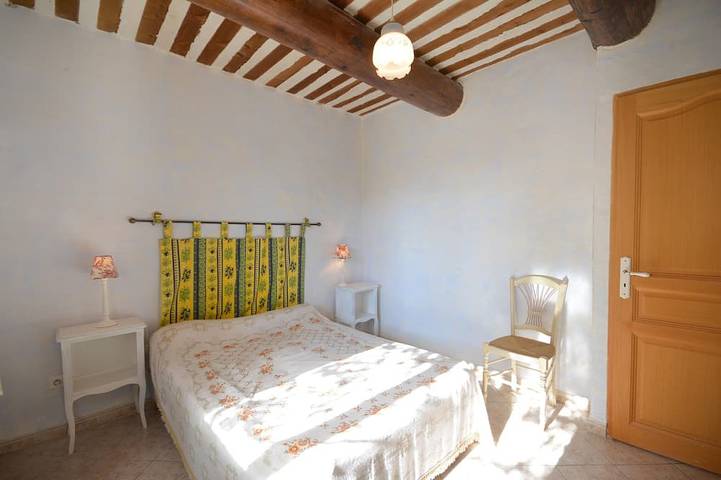 Oulivade
Luberon en Provence. A 4 kms de Roussillon Villa pour 5 personnes in Saint-Saturnin-lès-Apt, Parc naturel régional du Luberon