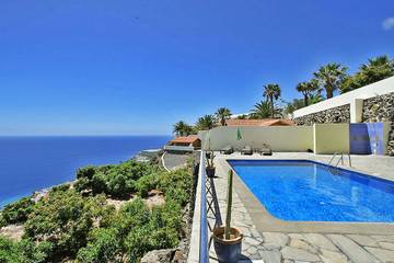Bungalow para 2 personas, con jardín y piscina además de terraza y sauna en Los Llanos de Aridane