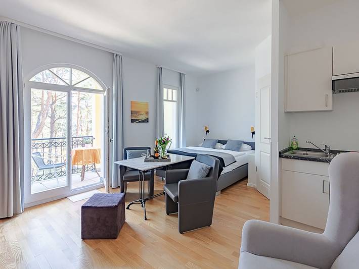 Ferienwohnung für 2 Personen, mit Balkon und Terrasse sowie Pool und Sauna in Ahlbeck