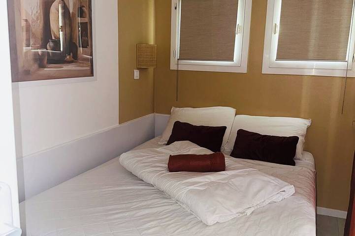 Gîte pour 4 personnes, avec piscine ainsi que jardin et jacuzzi, animaux acceptés dans Golf De Cap Esterel - 2