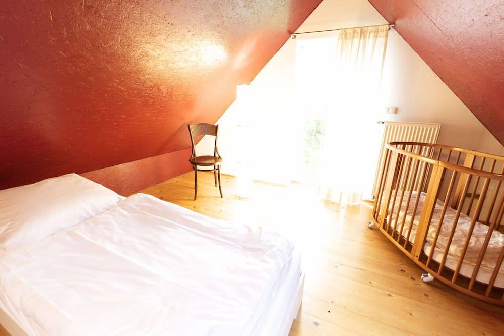Ferienhaus mit großem Garten, Kinder willkommen in Brenkenhagen, Grömitz