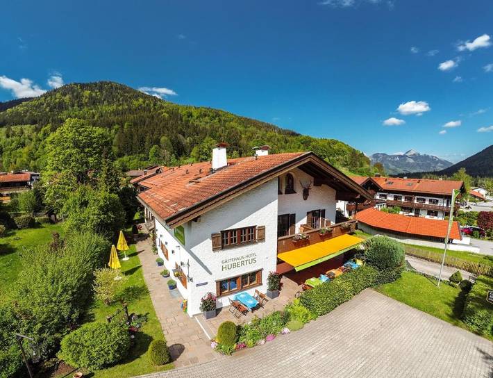Hotel voor 2 personen, with sauna and tuin as well as terras in Schliersee