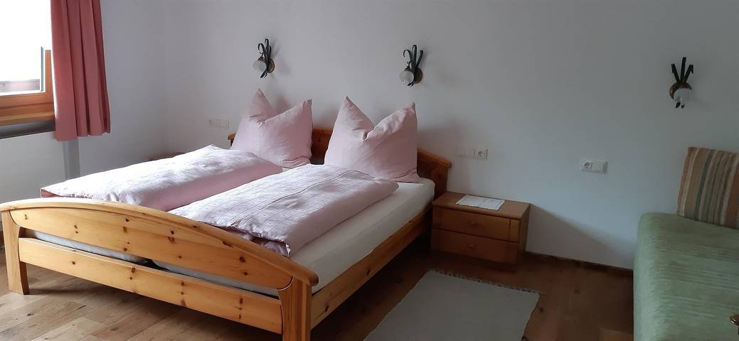 Gîte pour 5 personnes, avec vue ainsi que balcon et piscine, adapté aux familles dans Niederau - 4