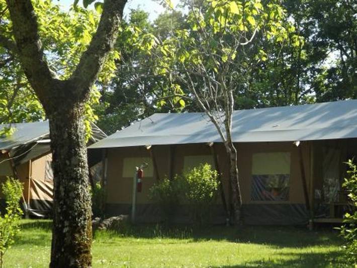 Camping La Fontaine du Roc - Wohnzelt auz holz 5 personen - Safari ohne Sanitäranlagen in Dévillac, Villeneuve-sur-Lot und Umgebung