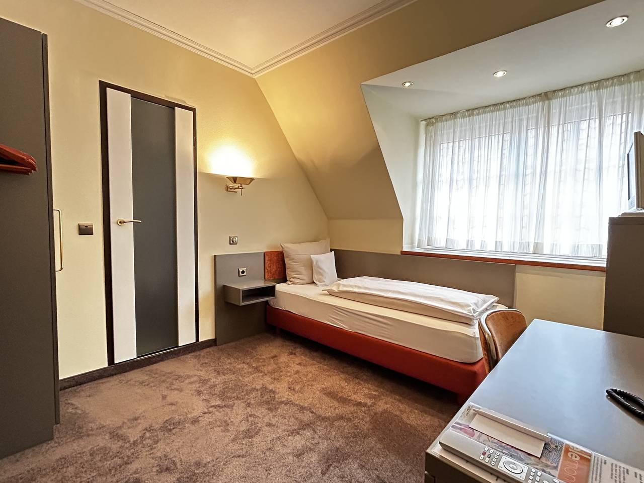 Hotel-Restaurant-Weinhandlung Im Engel - Einzelzimmer, Dusche/Wc Standard in Warendorf, Kreis Warendorf