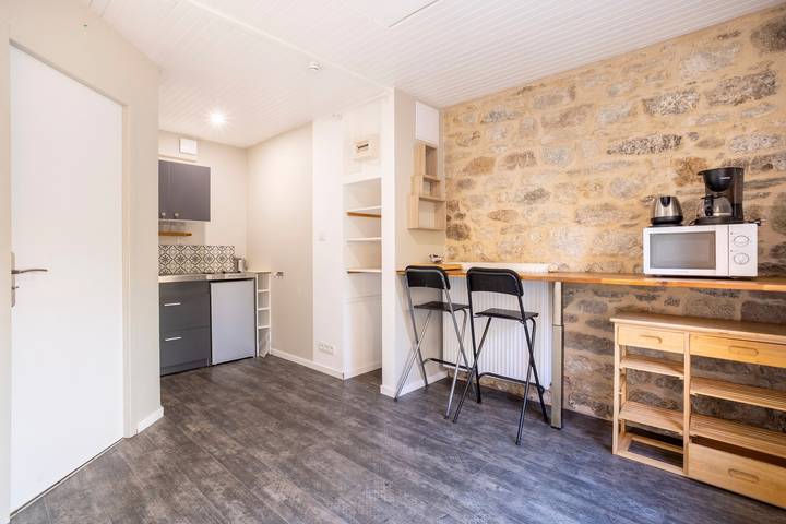 Hel enrumslägenhet, Studio 'De La Vallée Du Stangala' with Private Terrace and Wi-Fi in Ergué-Gabéric, Quimper region