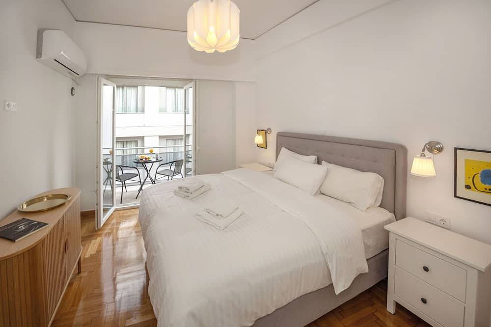 Entire apartment, Downtown exceptional studio Syntagma in Central Section of Athens, Athens