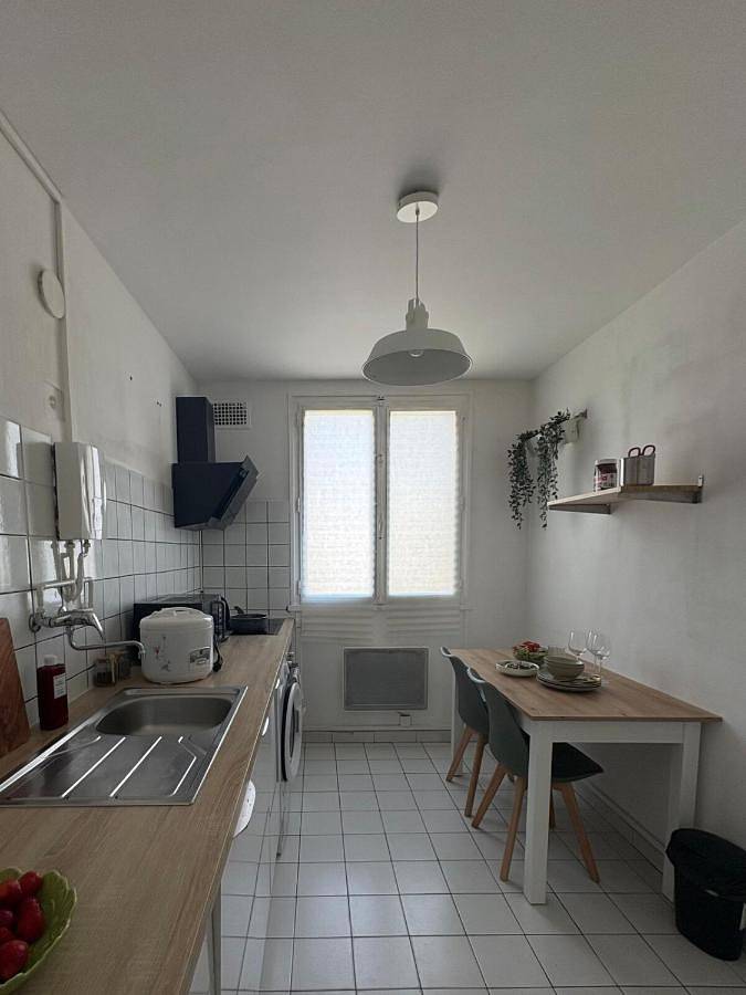 Appartement entier, Two-Bedroom Apartment in Vénissieux, Lyon et ses environs