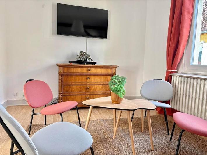 Location de vacances pour 8 personnes, avec terrasse ainsi que jardin et piscine à Ingersheim - 3