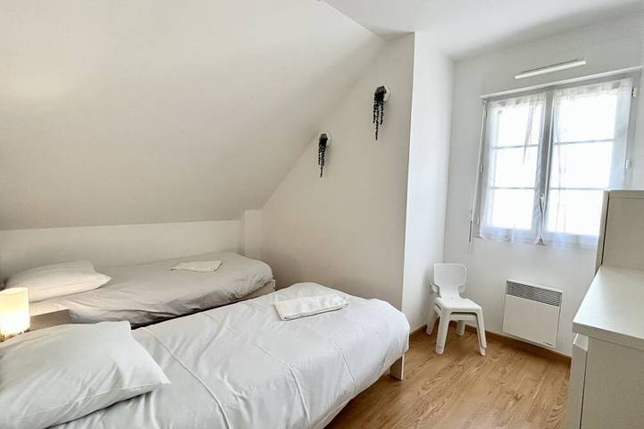 My Beach Cabin, a vacation rental with a garden and parking for 4 people. in Saint-Valery-sur-Somme, Abbeville region