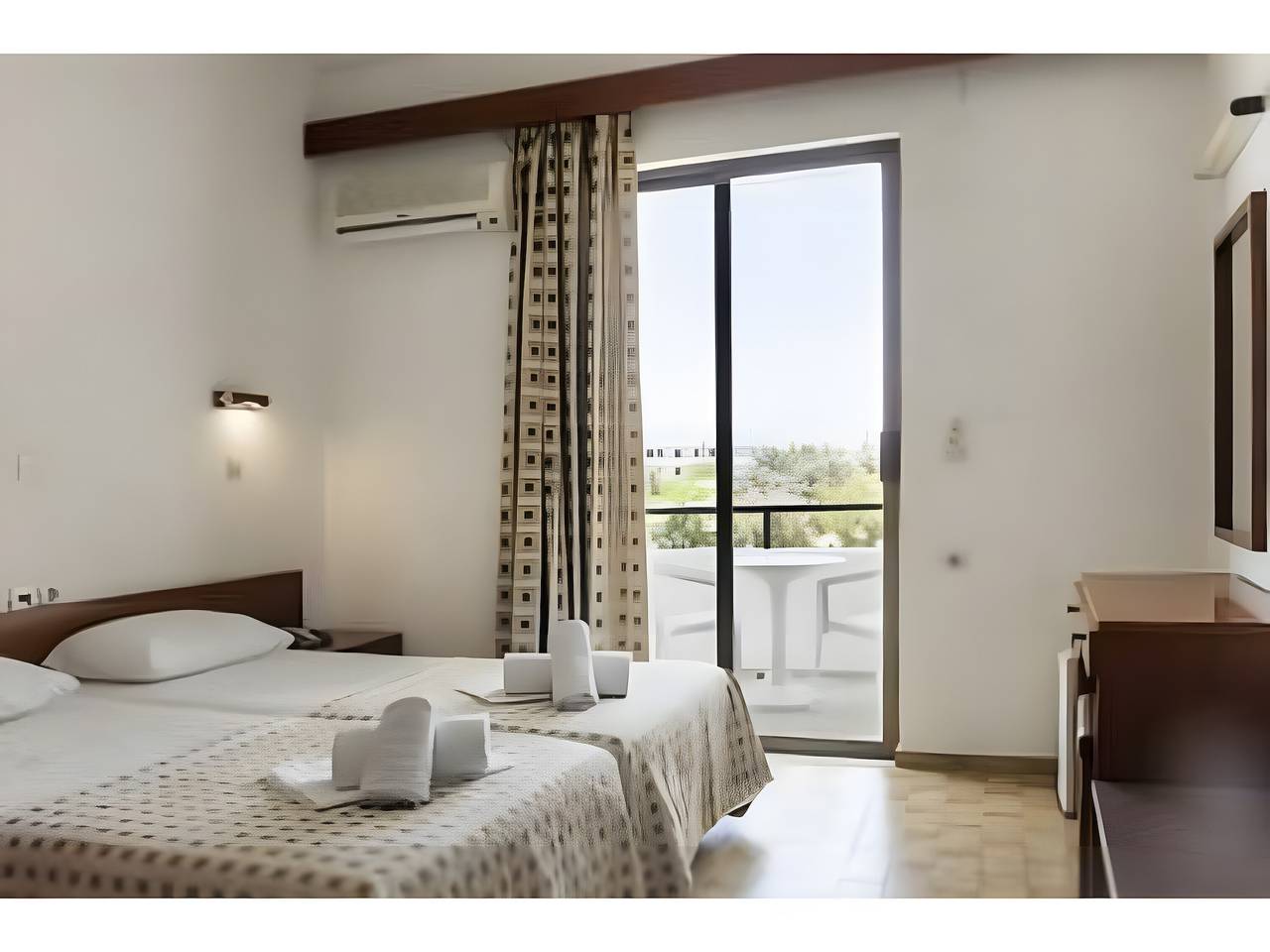 Apartment in A Hotel 'Hercules Plus Faliraki' with Shared Pool, Shared Terrace and Wi-Fi in Faliraki, Rhodos