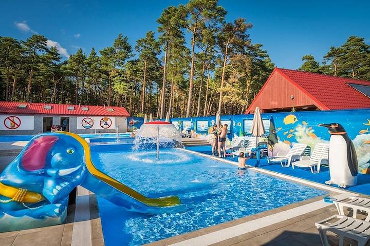 Ferienhaus für 6 Personen, mit Whirlpool und Sauna sowie Pool und Terrasse, mit Haustier