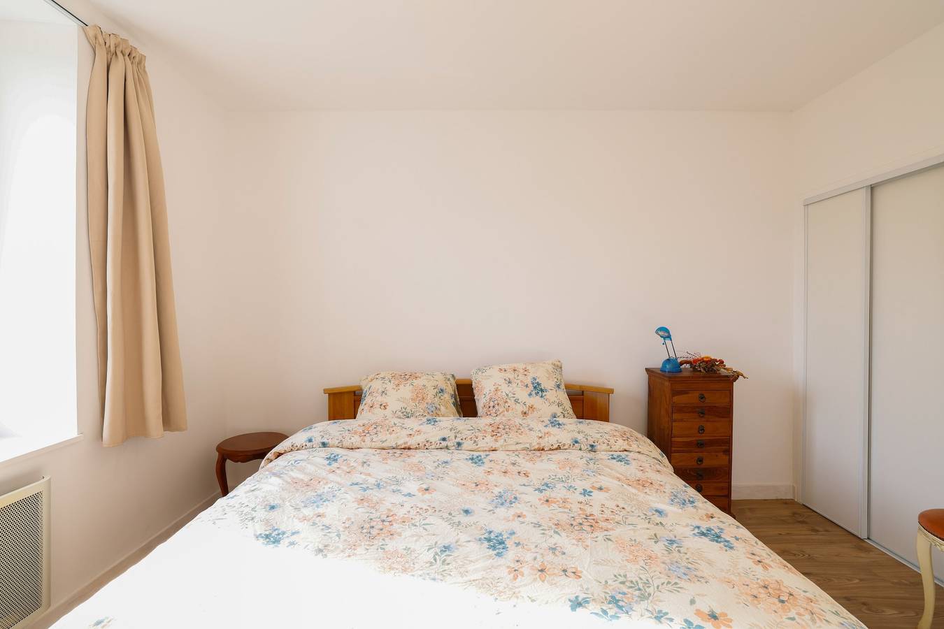 Guest Room “Chambre Calendula Pleine Nature” with Shared Garden and Wi-Fi in Plougonven, Parc naturel régional d'Armorique