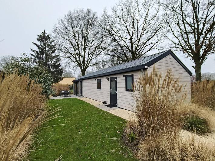 Ferienhaus für 6 Personen, mit Balkon/Terrasse und Terrasse sowie Garten und Pool