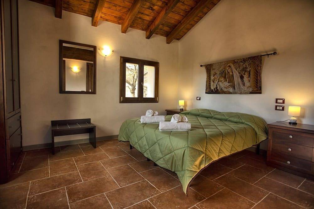 Perfect villa for 20 people! in Tredozio, Provincia de Forlì-Cesena
