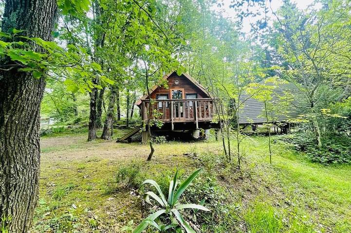 Chalet pour 4 personnes, avec piscine et terrasse