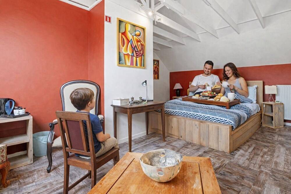 “Exclusive Chateau Estate, for 14 Guests with Pool Near Tongeren” in Lauw, Tongeren