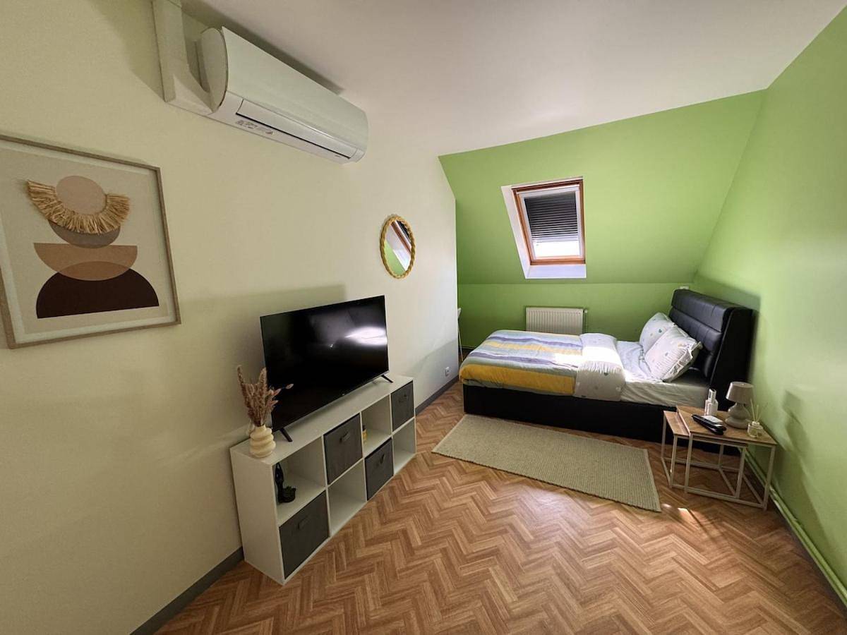 Appartement entier, Three-Bedroom Apartment in Gargenville, Yvelines