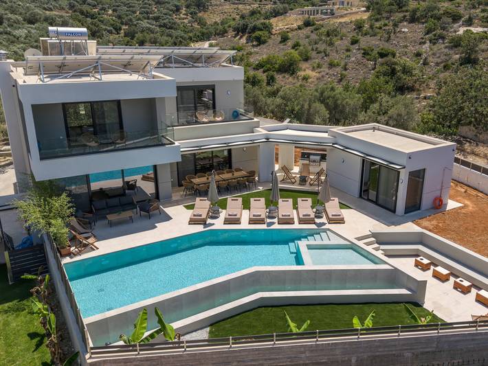 Ferienhaus für 13 Personen, mit Balkon und Terrasse sowie Garten in Rethymnon