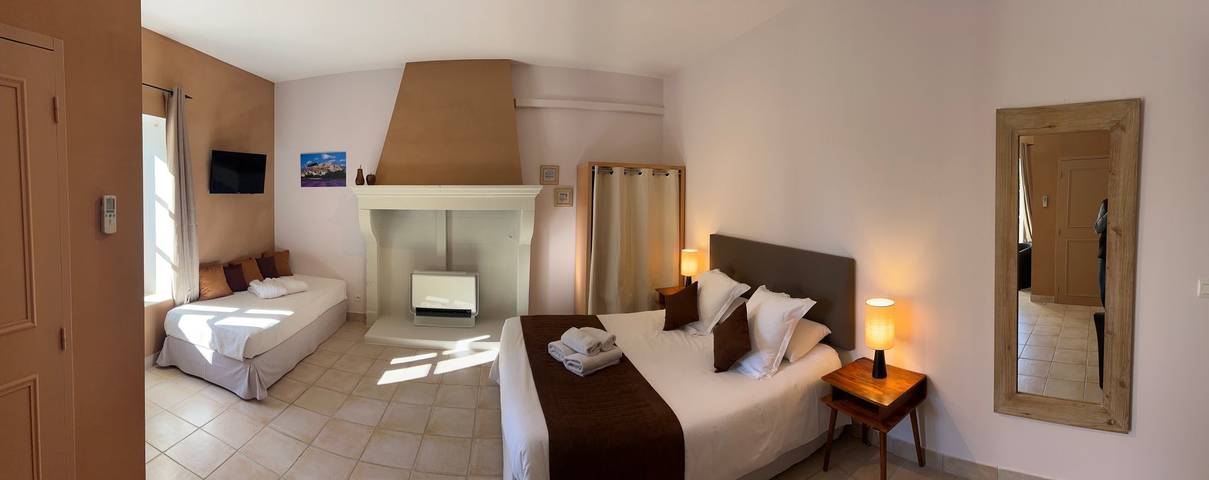 Location de vacances pour 3 personnes, avec piscine et jardin à Grignan - 3