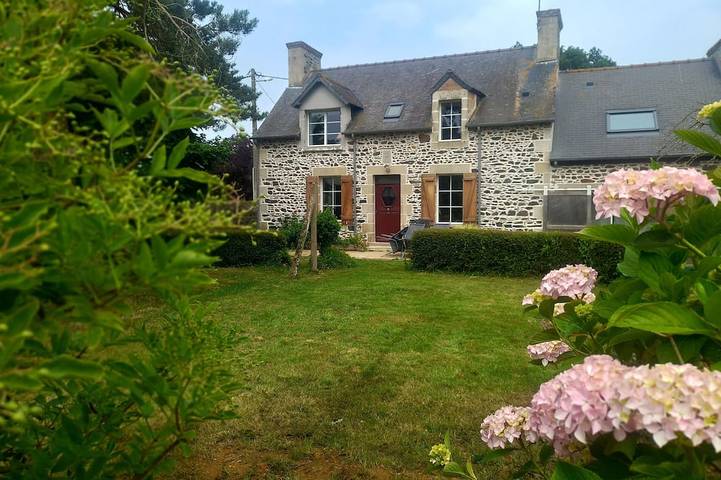 Gîte pour 10 personnes, avec Jardin à Lantic