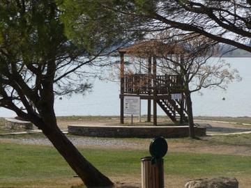 Gîte pour 5 personnes, avec vue et piscine ainsi que jardin et vue sur le lac, animaux acceptés à Olonzac