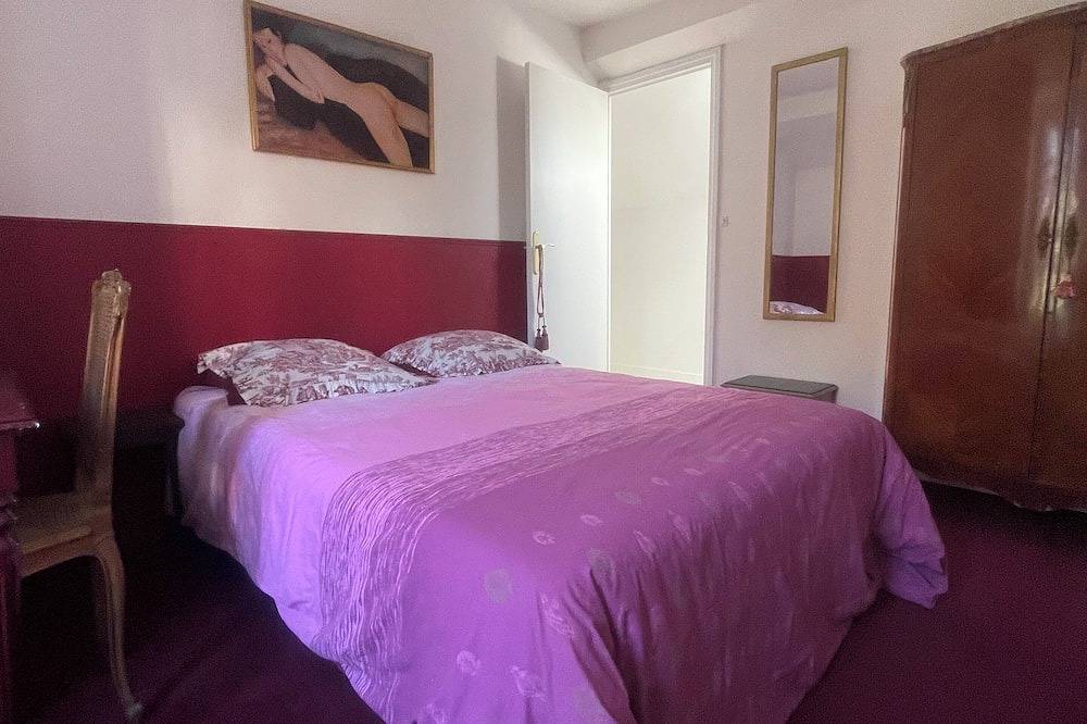 Charming 3-bedroom cottage with Wifi near Disneyland, Paris and Reims in Saint-Cyr-sur-Morin, Seine-et-Marne
