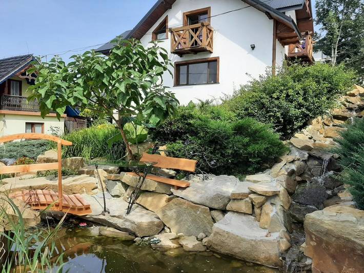 Apartament wakacyjny dla 4 osób, z ogród i widok na jezioro oraz widok w Jezioro Czorsztyńskie