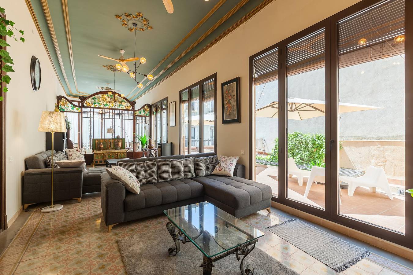 Apartamento entero, Casa de vacaciones 'Apartament Merlot' con terraza compartida, balcón y Wi-Fi in Villafranca del Panadés, Interior de Barcelona