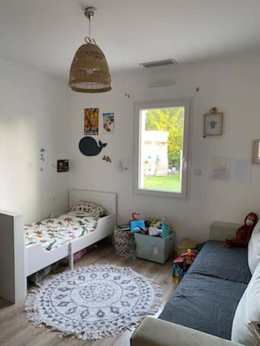 Location de vacances pour 2 personnes, avec piscine ainsi que terrasse et jardin à Artigues-près-Bordeaux - 3