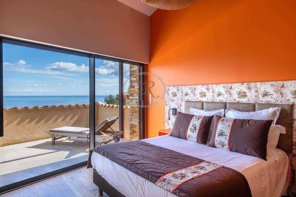 Exceptional Villa In Cap Bénat in Cap Bénat, Bormes-les-Mimosas