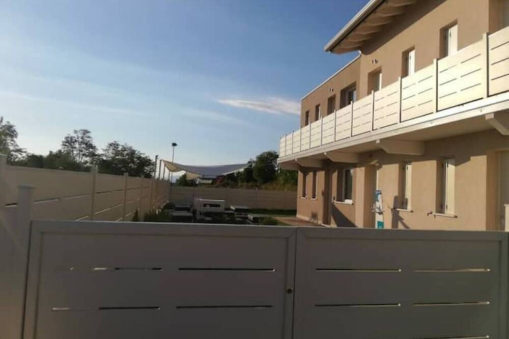 Apartamento entero, Home suites home - Zafferano - (1.6 km from Peschiera del Garda) in Valeggio sul Mincio, Provincia de Verona
