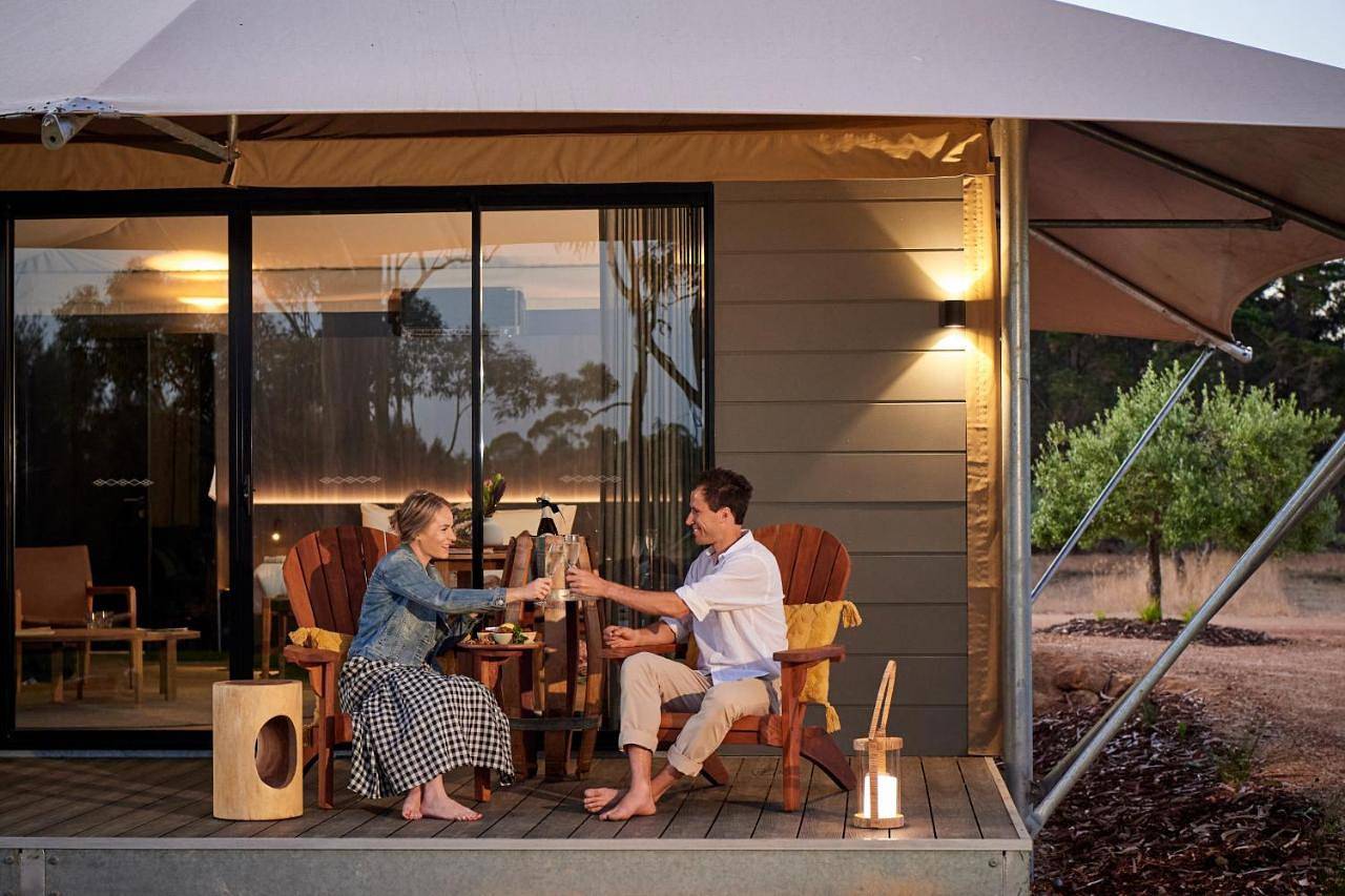 Olio Bello Lakeside Glamping in Australia Occidental